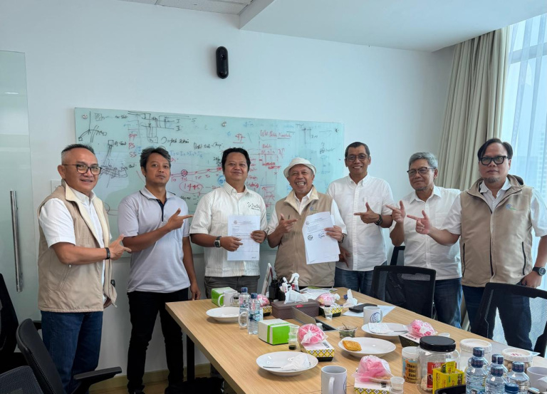 Penandatanganan Kerjasama Pemasangan SPKLU